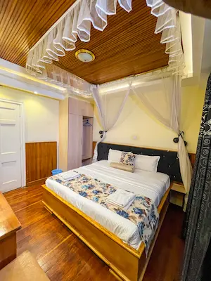 comfortable accommodation at bamboo cask hotel in nairobi featuring clean and stylish rooms (2)